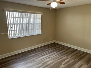 301 SW 86th Ave 102, Pembroke Pines FL 33025