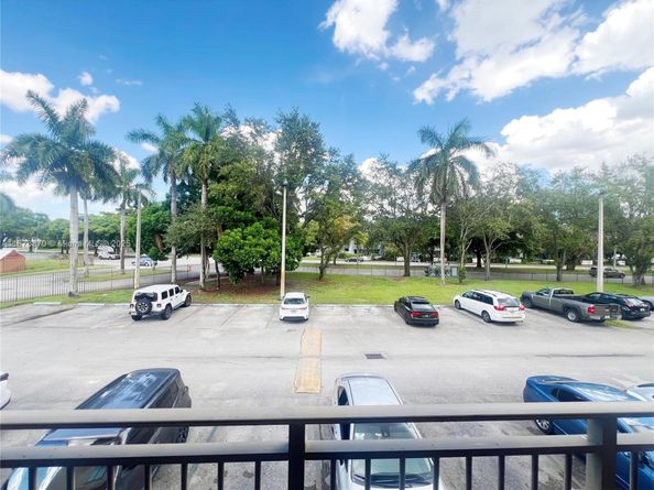 9340 Fontainebleau Blvd W206, Miami FL 33172