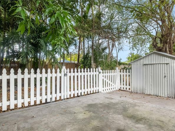 305 Opa Locka Blvd, North Miami FL 33168