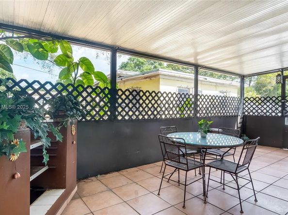 305 Opa Locka Blvd, North Miami FL 33168