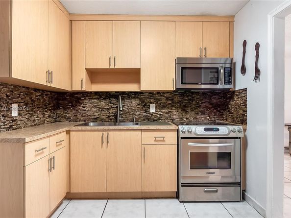 305 Opa Locka Blvd, North Miami FL 33168