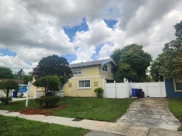 4441 NW 36th Ct, Lauderdale Lakes FL 33319