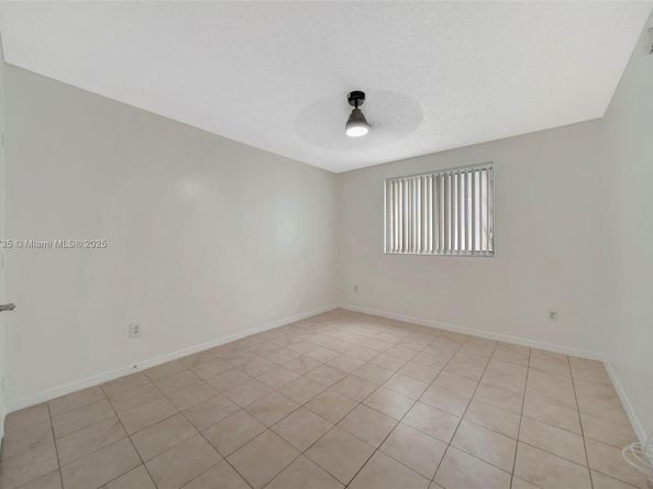 2620 S University Dr 109, Davie FL 33328