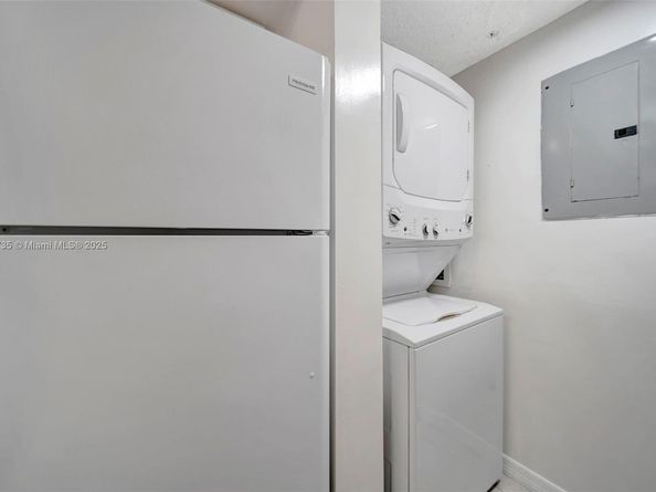 2620 S University Dr 109, Davie FL 33328
