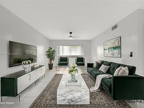 2620 S University Dr 109, Davie FL 33328