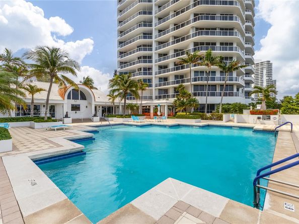 3802 NE 207th St 601, Aventura FL 33180
