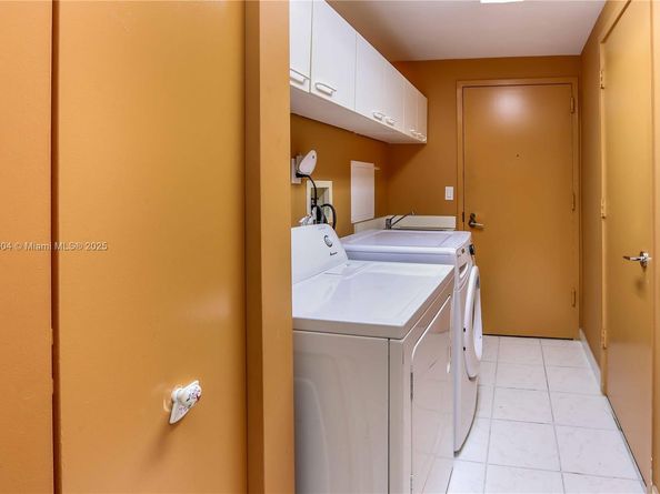 3802 NE 207th St 601, Aventura FL 33180
