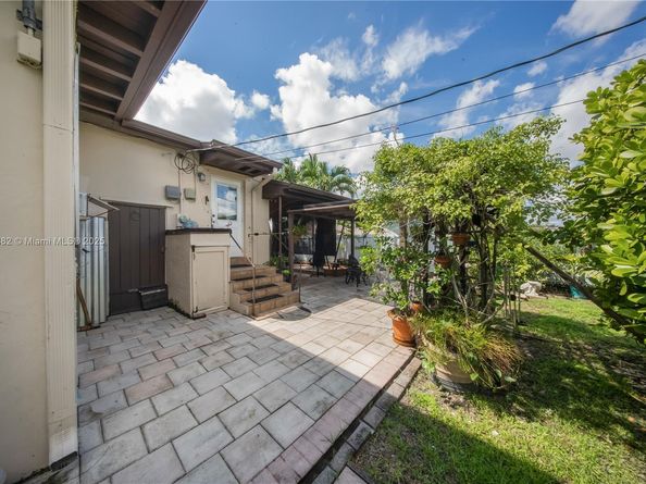 8341 SW 27th Ln, Miami FL 33155