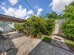 8341 SW 27th Ln, Miami FL 33155