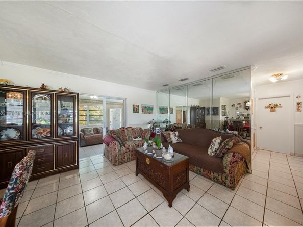 8341 SW 27th Ln, Miami FL 33155