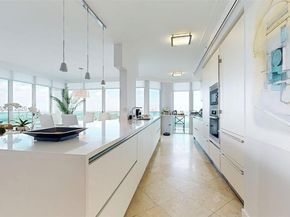5025 Collins Ave 2206, Miami Beach FL 33140