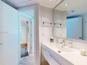 5025 Collins Ave 2206, Miami Beach FL 33140