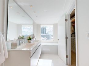 5025 Collins Ave 2206, Miami Beach FL 33140