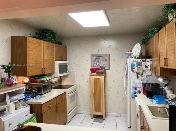 8124 SW 81st Ter, Miami FL 33143