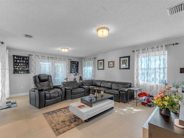 11321 SW 152nd Pl, Miami FL 33196