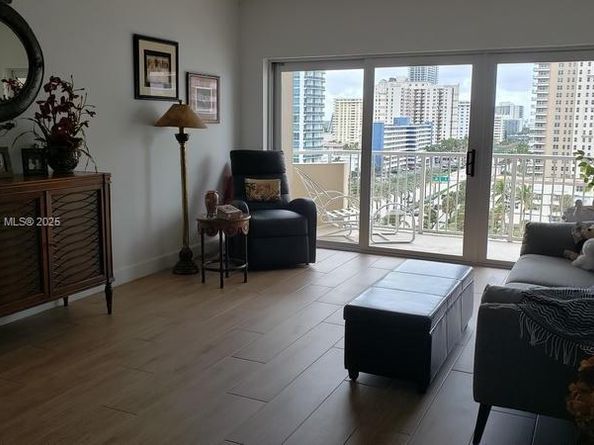 1980 S Ocean Dr 9M, Hallandale Beach FL 33009
