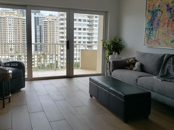 1980 S Ocean Dr 9M, Hallandale Beach FL 33009
