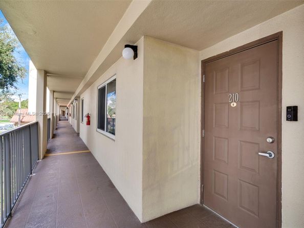 801 SW 141st Ave 210O, Pembroke Pines FL 33027