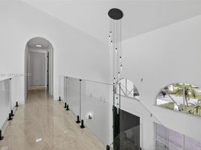 12360 SW 1st St, Plantation FL 33325