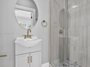 12360 SW 1st St, Plantation FL 33325