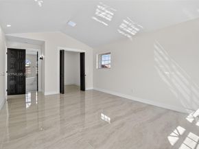 12360 SW 1st St, Plantation FL 33325