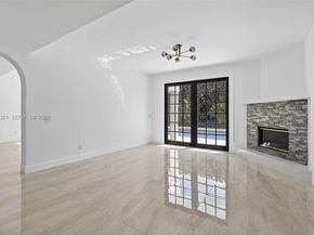 12360 SW 1st St, Plantation FL 33325