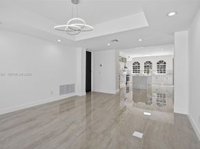 12360 SW 1st St, Plantation FL 33325