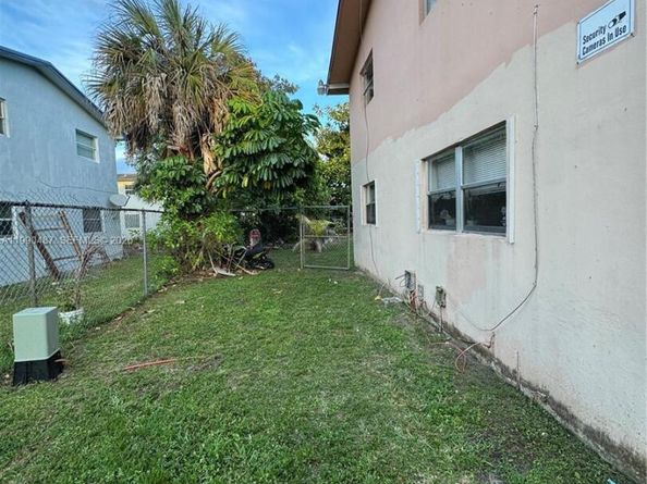 7471 SW 10th Ct 102D, North Lauderdale FL 33068