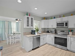 142 NW 10th Ct, Boynton Beach FL 33426