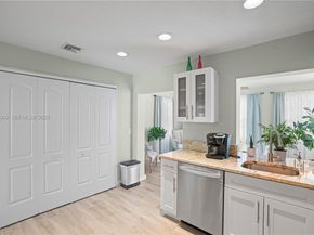 142 NW 10th Ct, Boynton Beach FL 33426