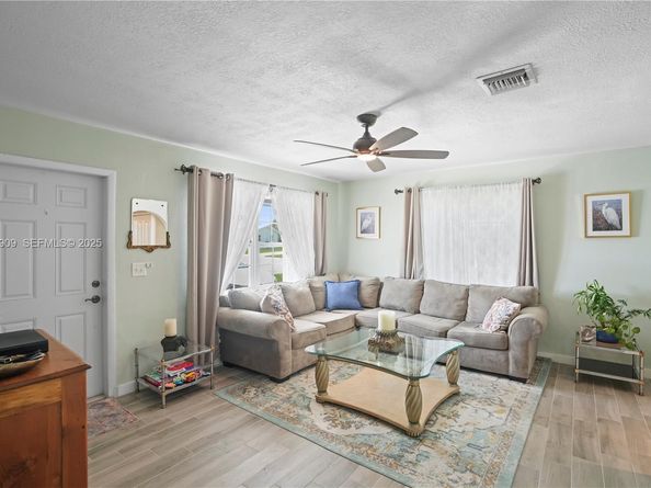 142 NW 10th Ct, Boynton Beach FL 33426