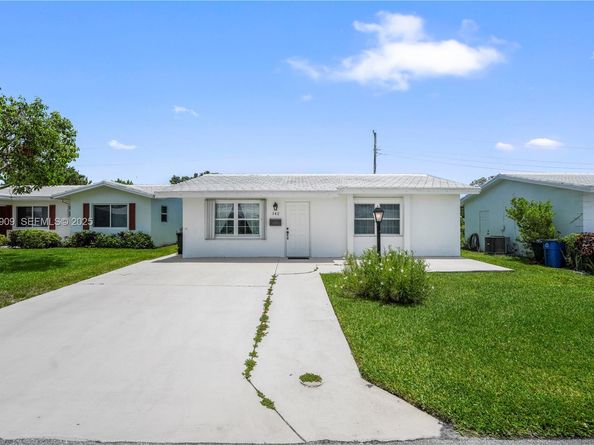 142 NW 10th Ct, Boynton Beach FL 33426