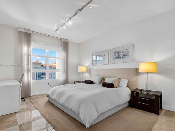 715 Crandon Blvd PH5, Key Biscayne FL 33149
