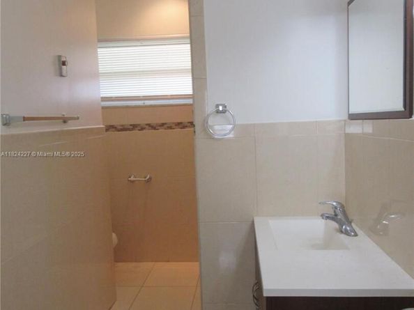 1931 Pierce St, Hollywood FL 33020