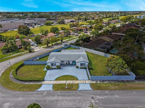 8430 SW 129th Ave, Miami FL 33183