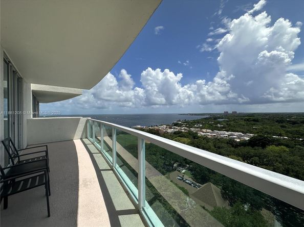 2889 Mcfarlane Rd 1517, Miami FL 33133