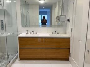 901 Brickell Key Blvd 906, Miami FL 33131