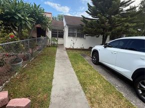 11472 SW 4th St, Sweetwater FL 33174