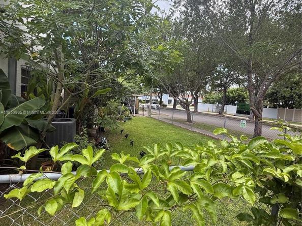 11472 SW 4th St, Sweetwater FL 33174