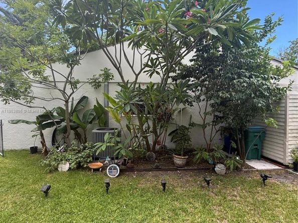11472 SW 4th St, Sweetwater FL 33174
