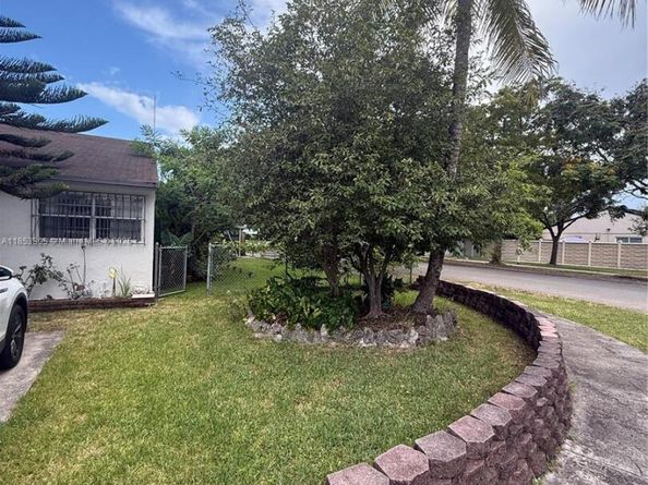 11472 SW 4th St, Sweetwater FL 33174