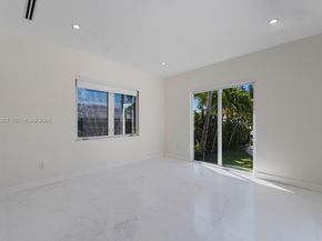 1090 NE 84th St, Miami FL 33138