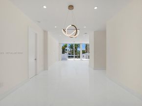 1090 NE 84th St, Miami FL 33138
