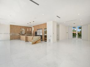 1090 NE 84th St, Miami FL 33138