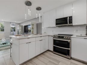 100 Lincoln Rd 323, Miami Beach FL 33139