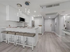 100 Lincoln Rd 323, Miami Beach FL 33139