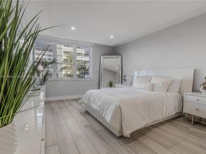 100 Lincoln Rd 323, Miami Beach FL 33139