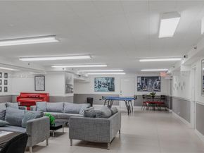 100 Lincoln Rd 323, Miami Beach FL 33139