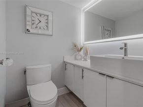 100 Lincoln Rd 323, Miami Beach FL 33139