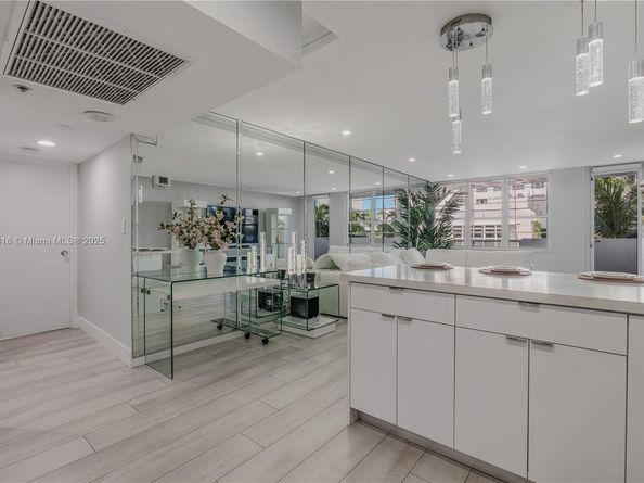 100 Lincoln Rd 323, Miami Beach FL 33139